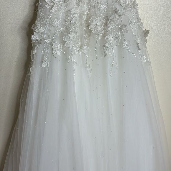 Mac Duggal APPLIQUED V NECK SLEEVELESS OPEN BACK A LINE GOWN embellished dress - Picture 5 of 16